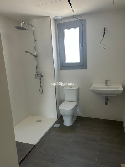 Image No.14-3 Bed Property for sale