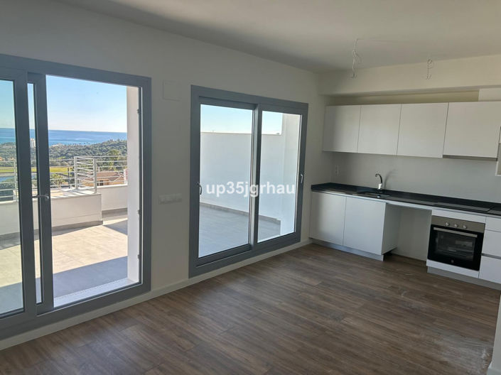 Image No.3-3 Bed Property for sale