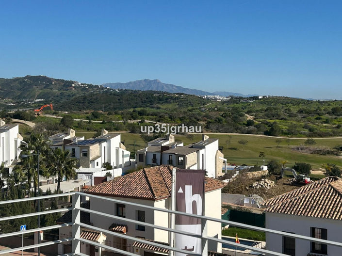 Image No.8-3 Bed Property for sale