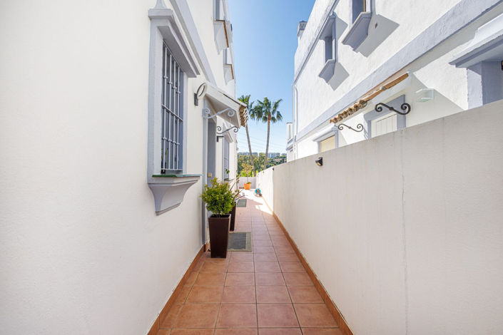 Image No.16-3 Bed Property for sale