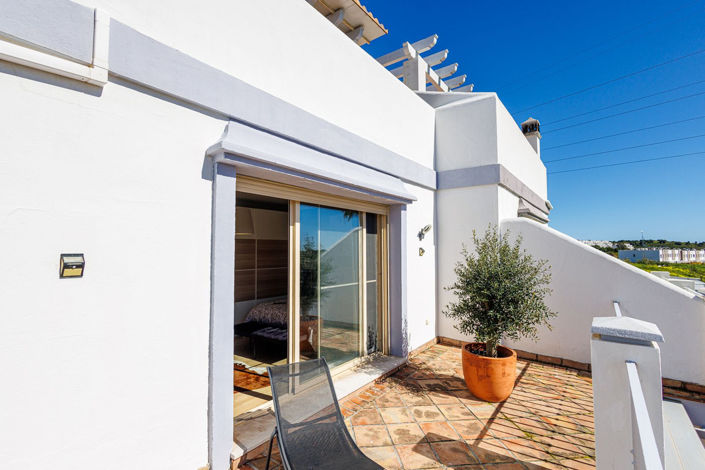 Image No.26-3 Bed Property for sale