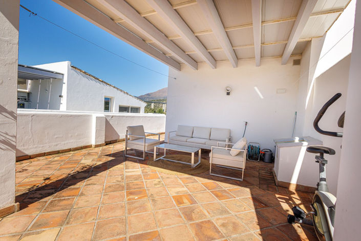 Image No.44-3 Bed Property for sale