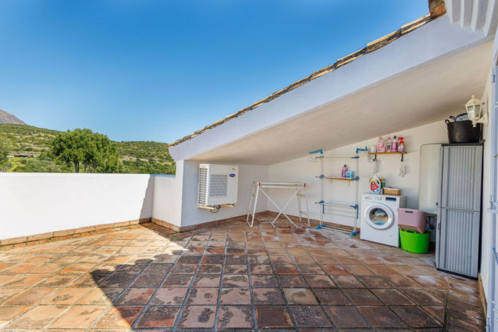 Image No.45-3 Bed Property for sale