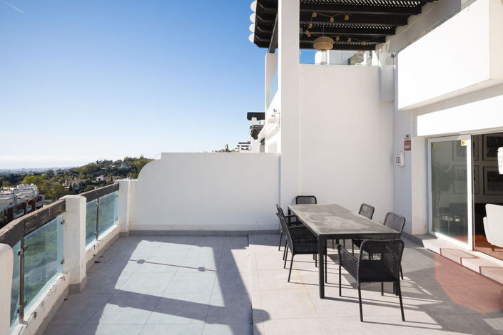 Image No.11-2 Bed Property for sale
