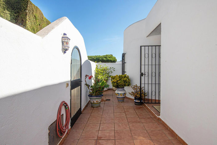 Image No.3-2 Bed Property for sale