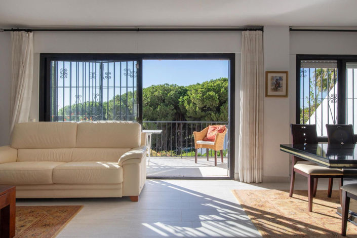 Image No.9-2 Bed Property for sale