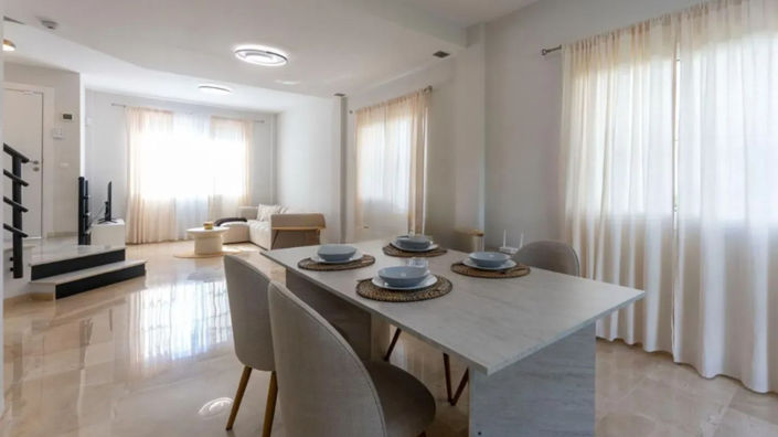 Image No.10-3 Bed Property for sale
