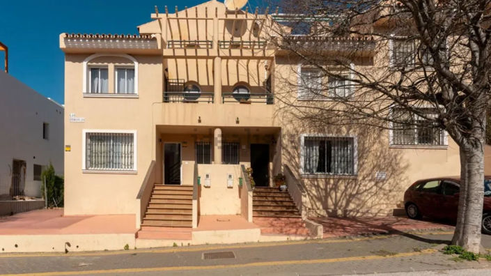 Image No.2-3 Bed Property for sale