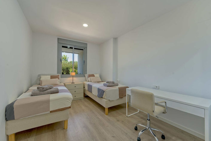 Image No.14-3 Bed Property for sale