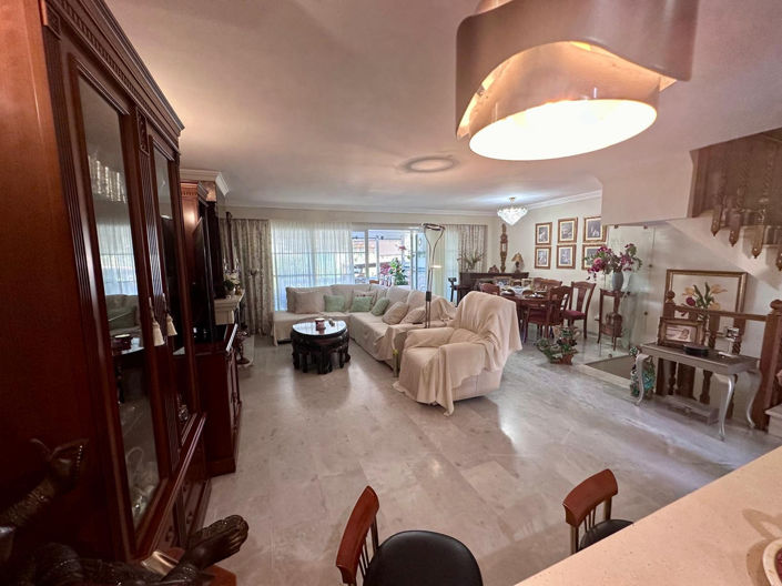 Image No.13-4 Bed Property for sale