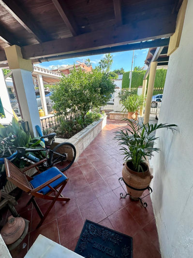 Image No.17-4 Bed Property for sale