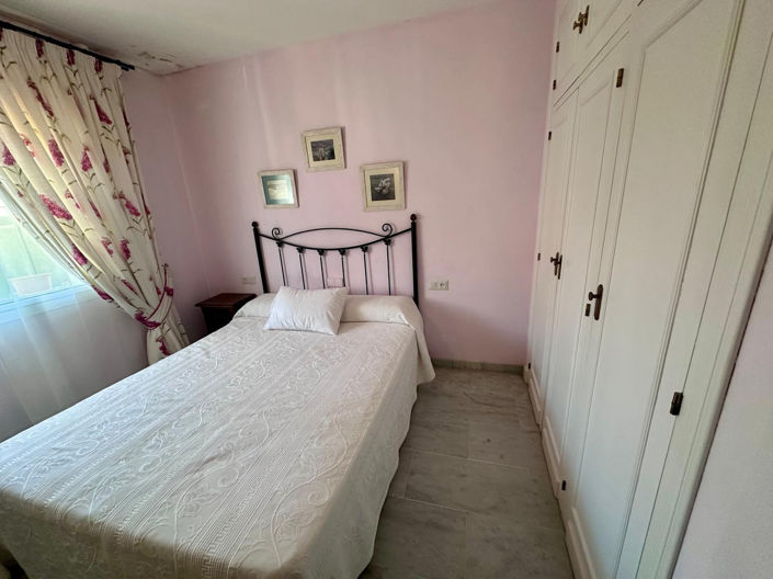 Image No.26-4 Bed Property for sale