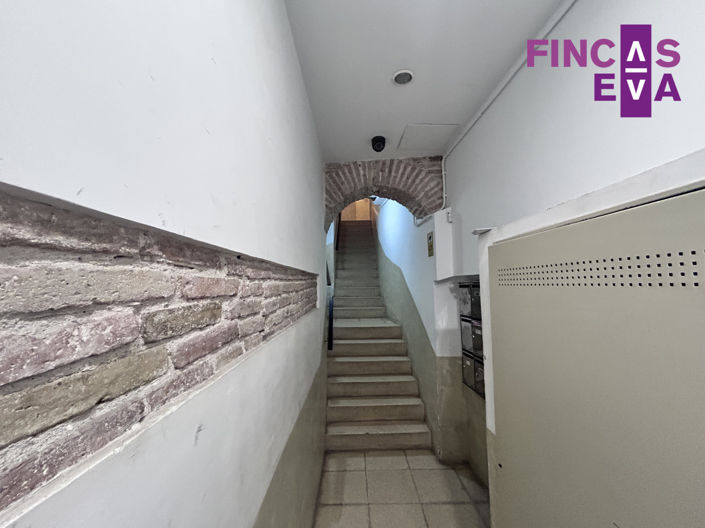 Image No.40-3 Bed Property for sale
