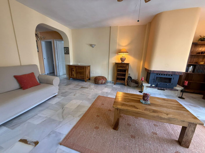 Image No.12-2 Bed Property for sale