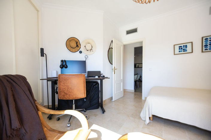Image No.12-3 Bed Property for sale