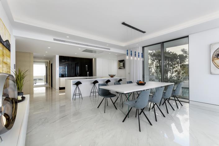 Image No.17-4 Bed Apartment for sale
