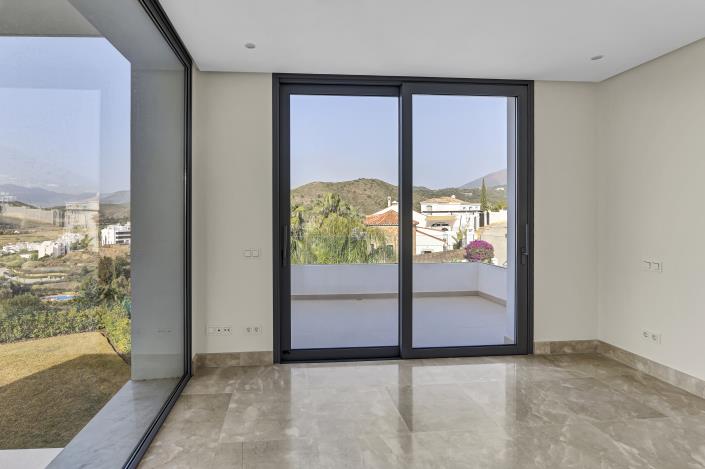 Image No.25-5 Bed Villa for sale