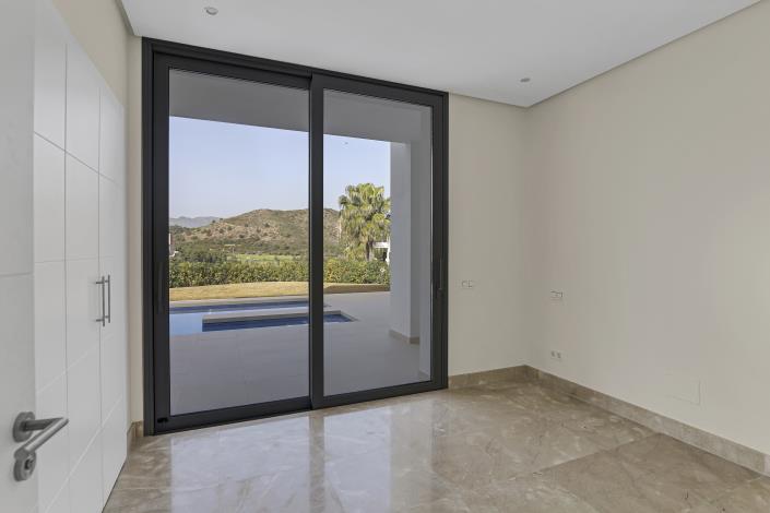 Image No.27-5 Bed Villa for sale
