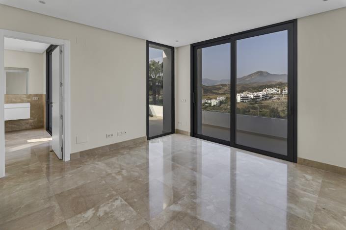 Image No.35-5 Bed Villa for sale