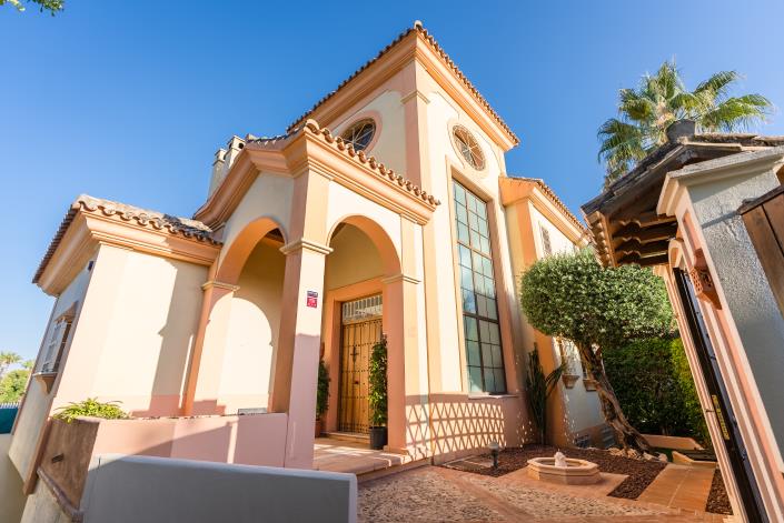 Image No.2-4 Bed Villa for sale