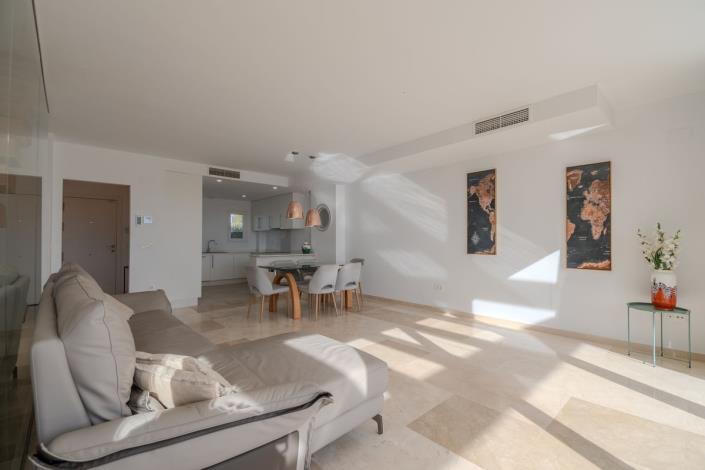 Image No.14-4 Bed Townhouse for sale