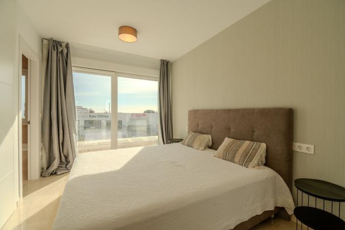 Image No.27-4 Bed Townhouse for sale