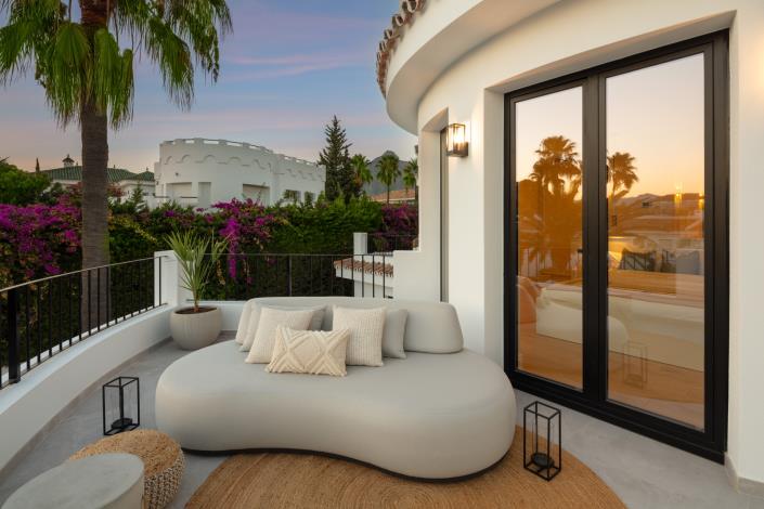 Image No.2-Villa de 5 chambres à vendre à Nueva Andalucia