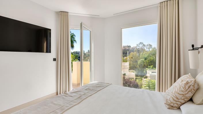 Image No.17-3 Bed Townhouse for sale