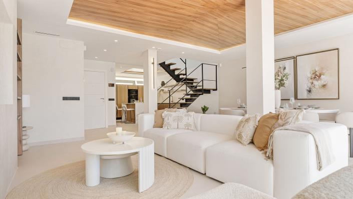 Image No.8-3 Bed Townhouse for sale