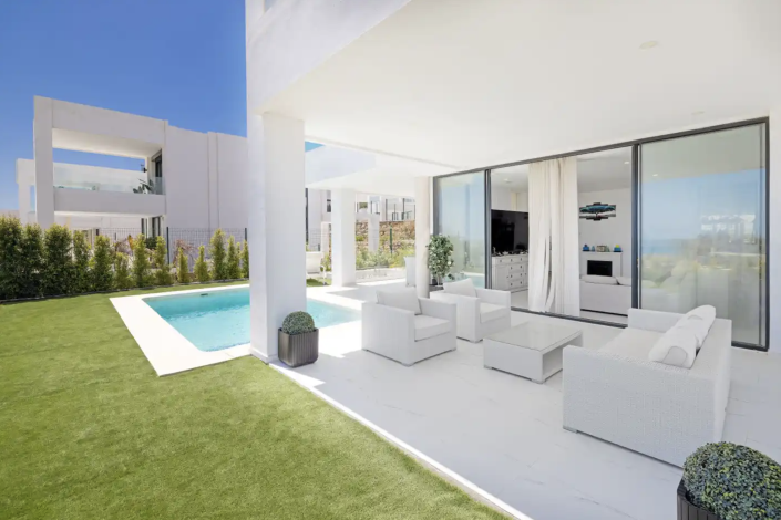 Image No.8-4 Bed Villa / Detached for sale