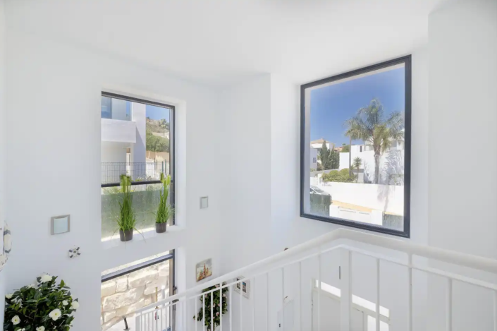 Image No.15-4 Bed Villa / Detached for sale