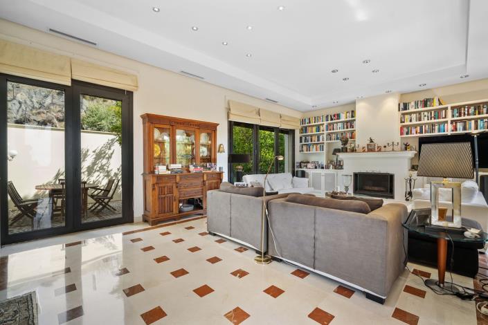 Image No.5-5 Bed Villa for sale