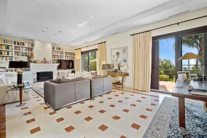 Image No.6-5 Bed Villa for sale