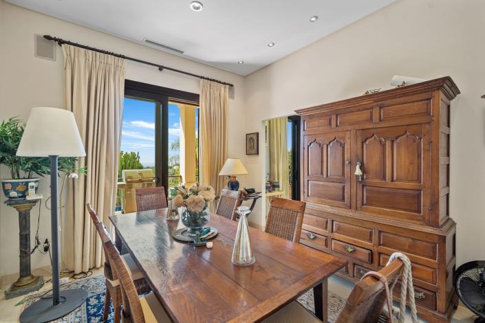 Image No.15-5 Bed Villa for sale
