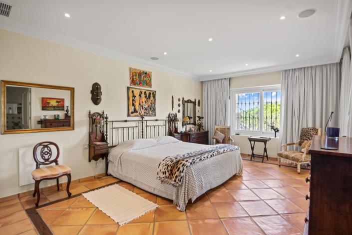 Image No.3-4 Bed Villa for sale