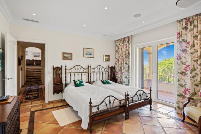 Image No.7-4 Bed Villa for sale