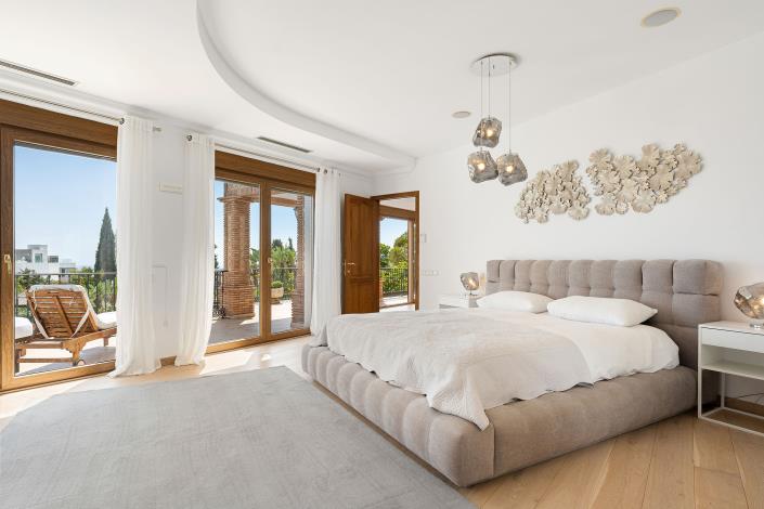 Image No.8-6 Bed Villa for sale