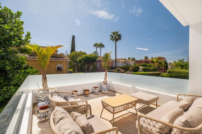 Image No.2-5 Bed Villa for sale
