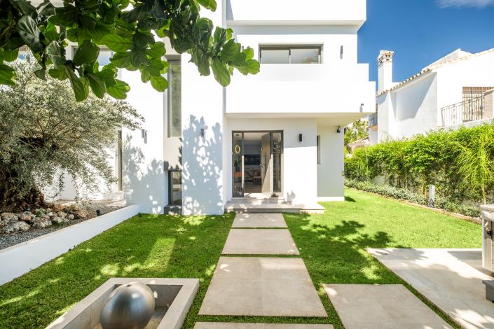 Image No.38-5 Bed Villa for sale