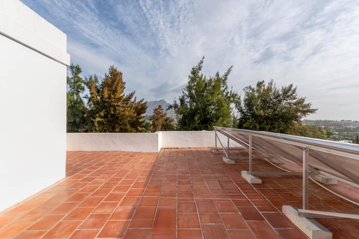 Image No.23-2 Bed Semi-Detached for sale