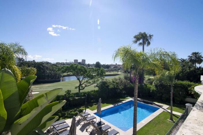 Image No.4-Villa de 5 chambres à vendre à Nueva Andalucia