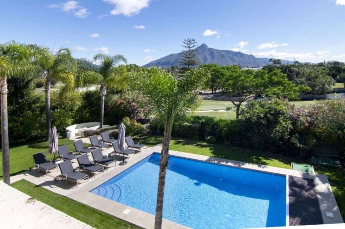 Image No.5-Villa de 5 chambres à vendre à Nueva Andalucia