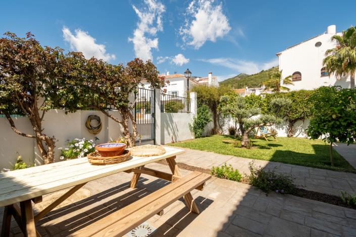 Image No.30-3 Bed Semi-Detached for sale