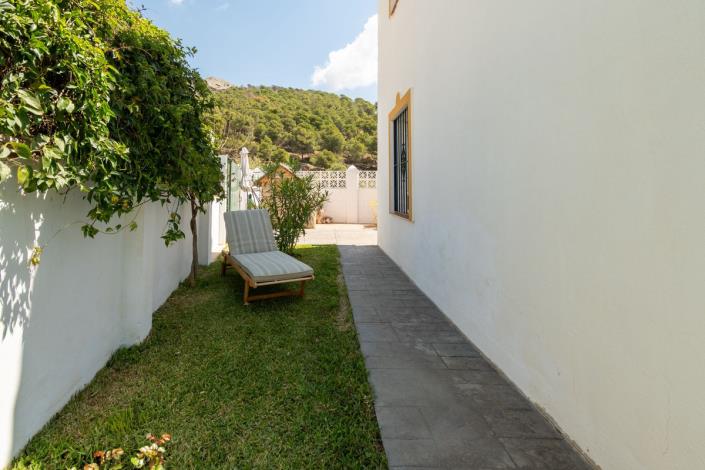 Image No.47-3 Bed Semi-Detached for sale
