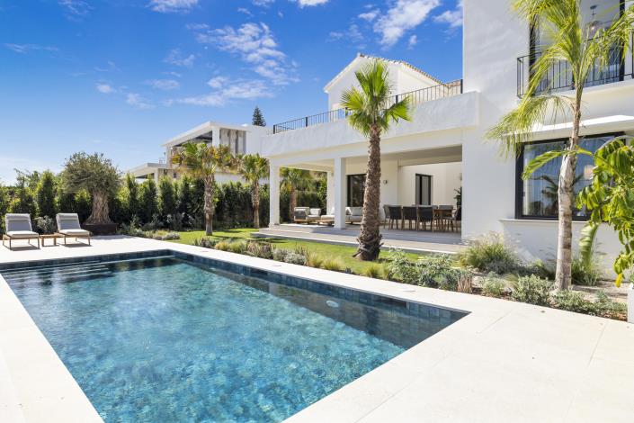 Image No.3-Villa de 5 chambres à vendre à Estepona