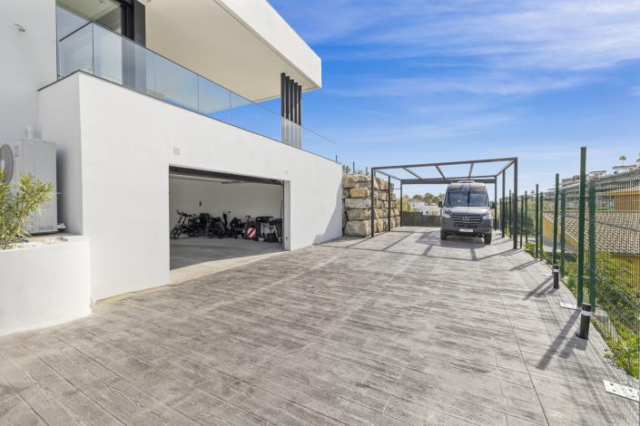Image No.42-4 Bed Villa for sale
