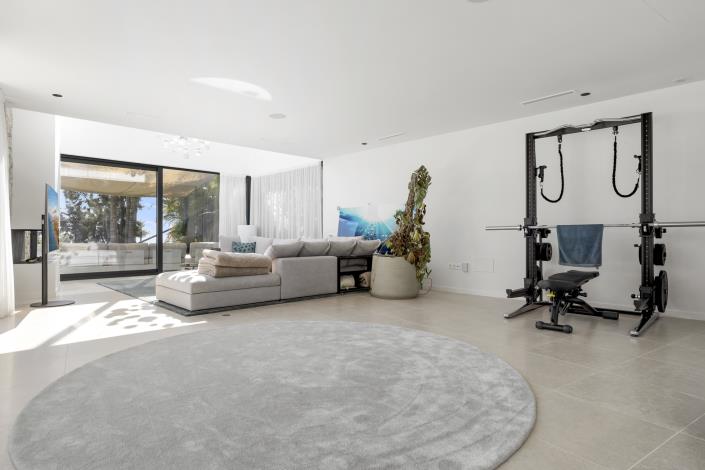 Image No.6-5 Bed Villa for sale