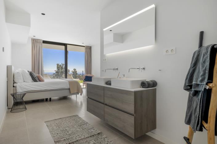 Image No.20-5 Bed Villa for sale