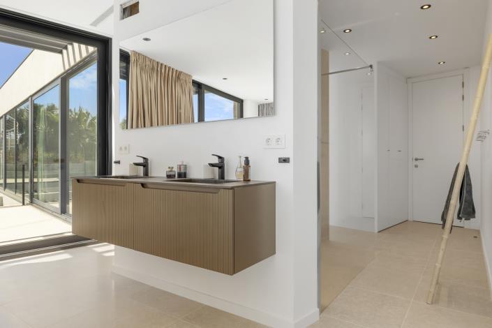 Image No.35-5 Bed Villa for sale