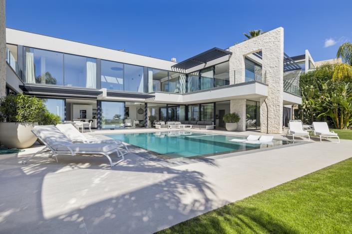 Image No.2-5 Bed Villa for sale